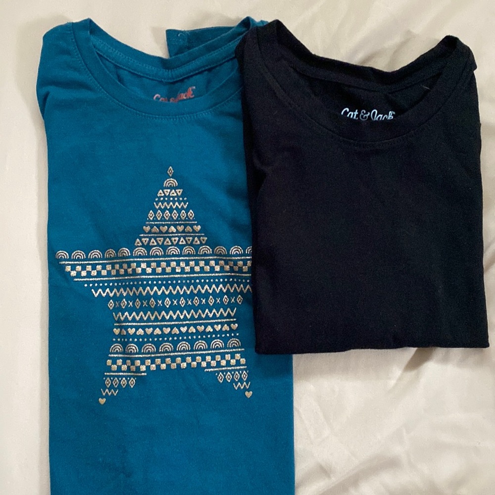 2 long sleeve tees